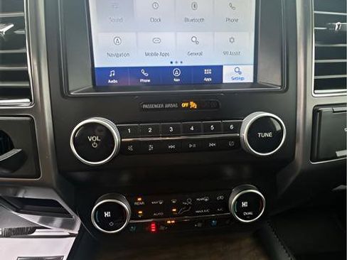Used 2021 Ford Expedition Max Platinum image 17