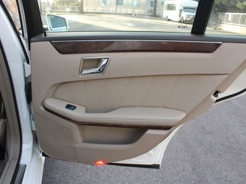 Used 2011 Mercedes-Benz E 350 4MATIC Sedan image 19
