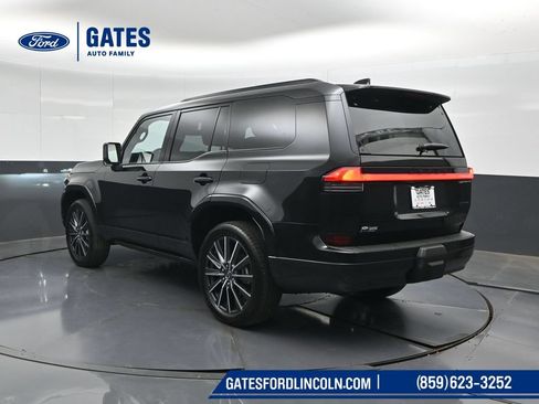 Used 2026 Lexus GX 550 w/ Accessory Package (2T) AWD/4WD image 8