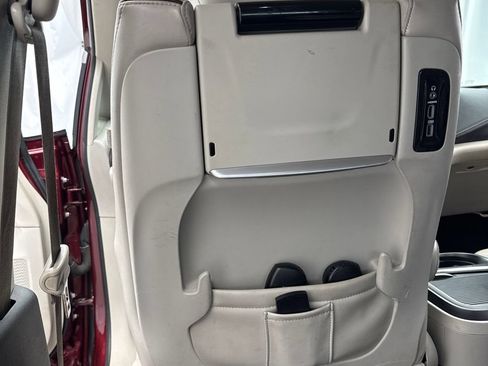 Used 2018 Chrysler Pacifica Limited FWD image 20