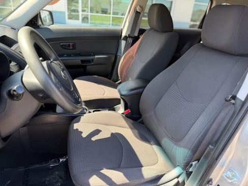 Used 2013 Kia Soul image 23