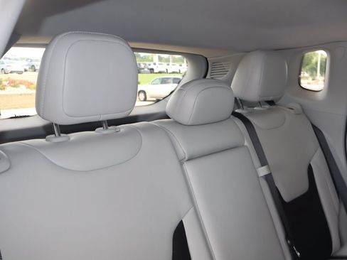Used 2021 Jeep Compass Latitude w/ Convenience Group FWD image 36
