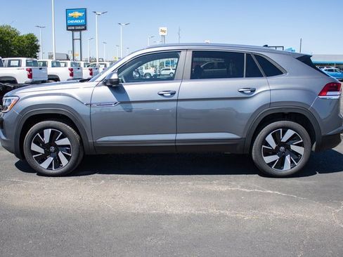 Used 2024 Volkswagen Atlas Cross Sport SE image 4