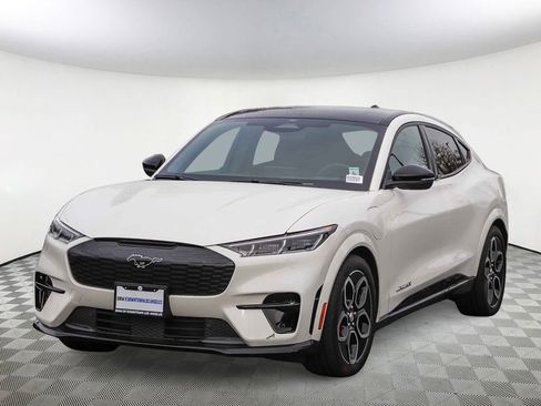 Used 2022 Ford Mustang Mach-E GT image 3