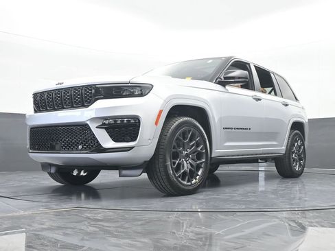 New 2025 Jeep Grand Cherokee Summit image 54