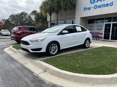 Used 2018 Ford Focus SE image 7