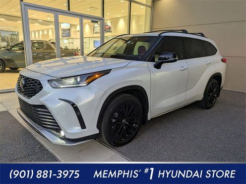 Used 2024 Toyota Highlander FWD image 1