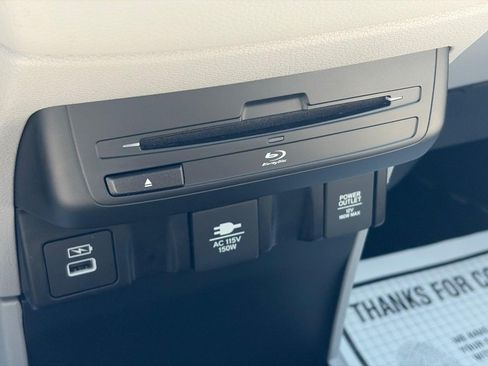 Used 2023 Honda Odyssey Elite image 17