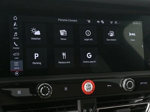 Certified 2025 Porsche Macan image 14