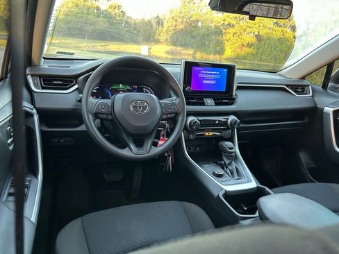 Used 2024 Toyota RAV4 LE image 12