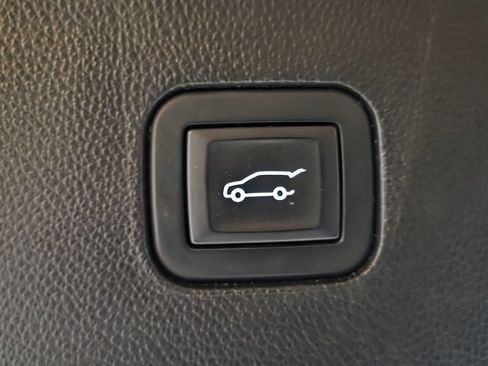 Used 2019 Buick Enclave Avenir w/ Avenir Technology Package AWD/4WD image 21