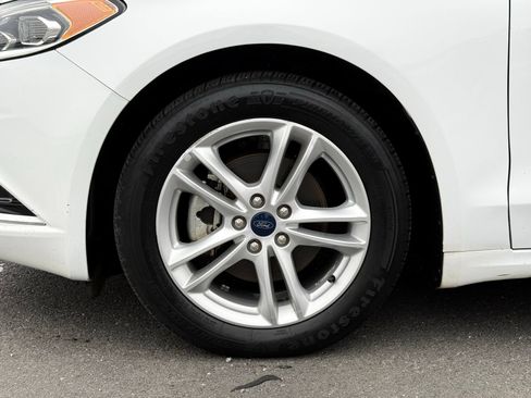 Used 2018 Ford Fusion SE w/ Equipment Group 602A FWD image 10