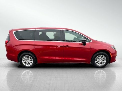 New 2026 Chrysler Voyager LX FWD image 4