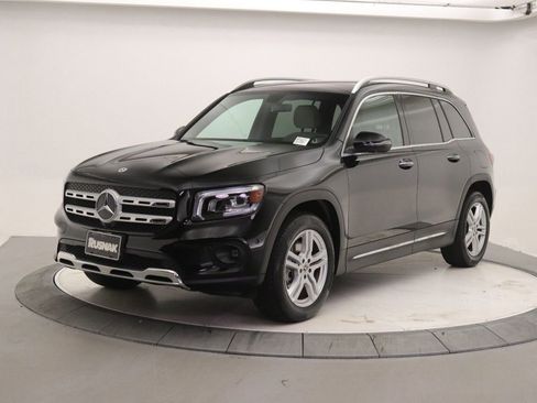 Used 2022 Mercedes-Benz GLB 250 image 3