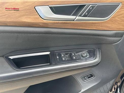 Used 2025 Volkswagen Atlas SE FWD image 19