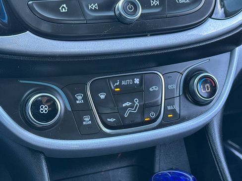 Used 2017 Chevrolet Volt LT image 30