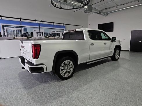 Used 2022 GMC Sierra 1500 Denali w/ Denali Premium Package AWD/4WD image 8