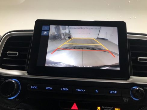 Used 2023 Hyundai Venue SEL image 32