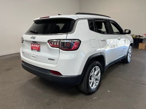 Used 2024 Jeep Compass Latitude AWD/4WD image 5
