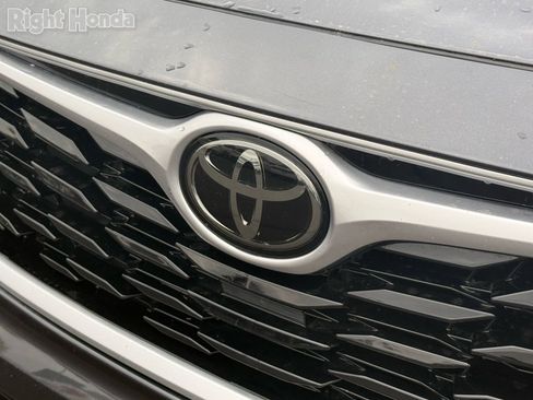 Used 2020 Toyota Highlander L image 7