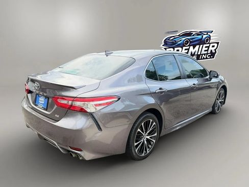 Used 2019 Toyota Camry SE FWD image 7