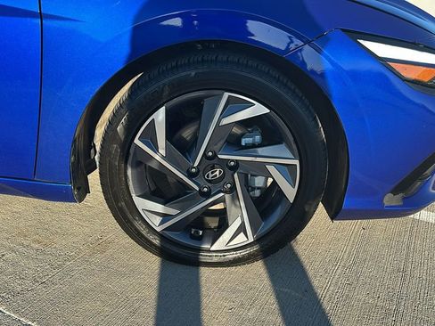 Used 2025 Hyundai Elantra Limited image 15