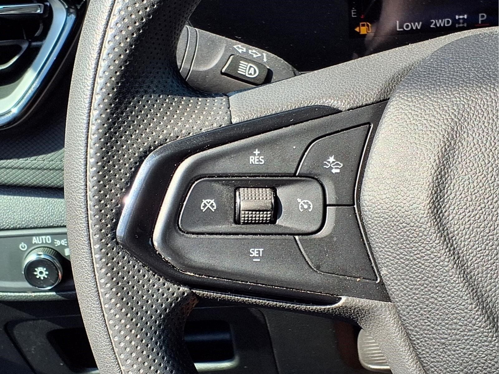 Used 2025 Chevrolet TrailBlazer LT AWD/4WD image 16