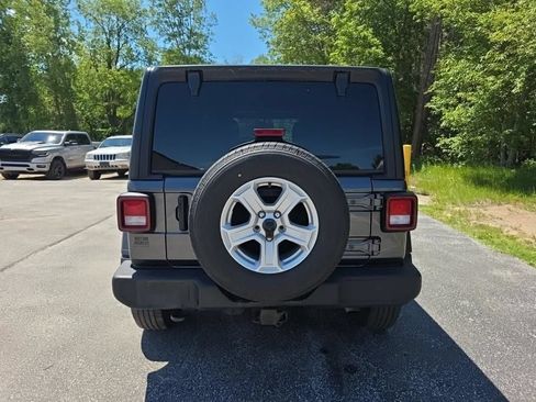 Used 2022 Jeep Wrangler Unlimited Sport AWD/4WD image 5