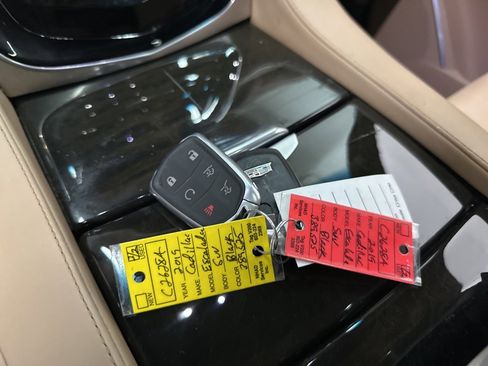 Used 2019 Cadillac Escalade Platinum image 45