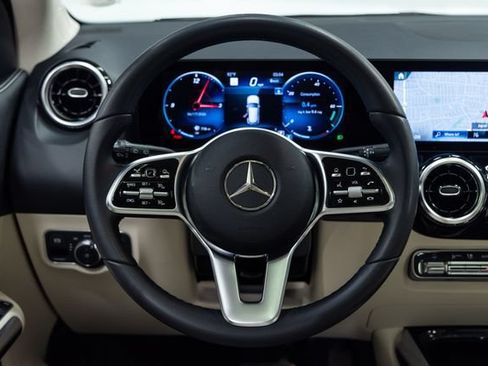 Used 2022 Mercedes-Benz GLA 250 4MATIC image 14