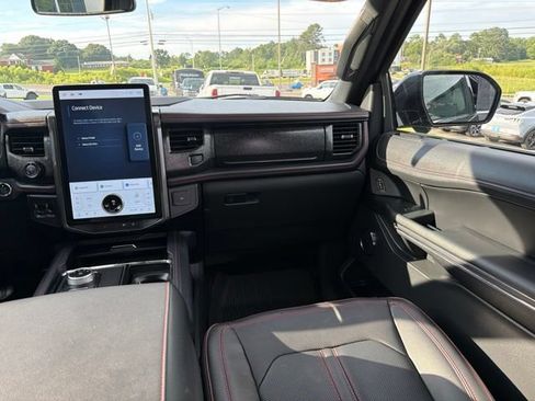 Used 2023 Ford Expedition Limited RWD image 15