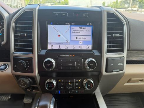Used 2019 Ford F150 Lariat w/ Equipment Group 502A Luxury AWD/4WD image 12