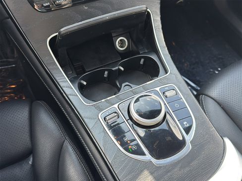 Used 2018 Mercedes-Benz GLC 300 4MATIC image 20