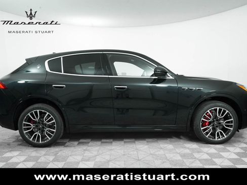 New 2025 Maserati Grecale GT image 14