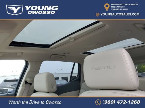 Used 2023 GMC Acadia Denali w/ Denali Ultimate Package AWD/4WD image 8