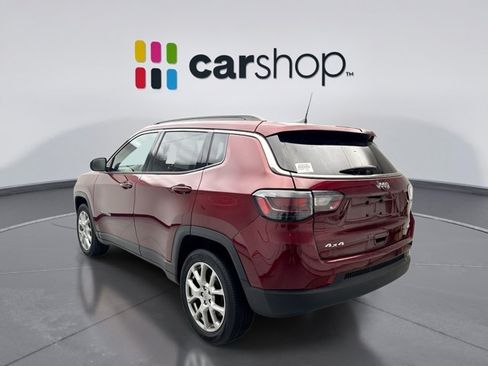 Used 2022 Jeep Compass Latitude w/ Sun and Sound Group AWD/4WD image 3
