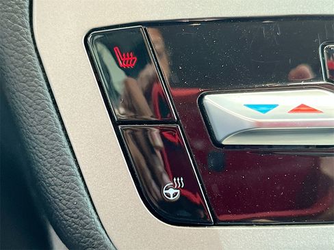 Used 2023 Ford Explorer XLT w/ Equipment Group 202A image 19