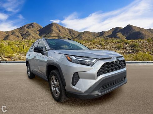 Used 2023 Toyota RAV4 XLE FWD image 4