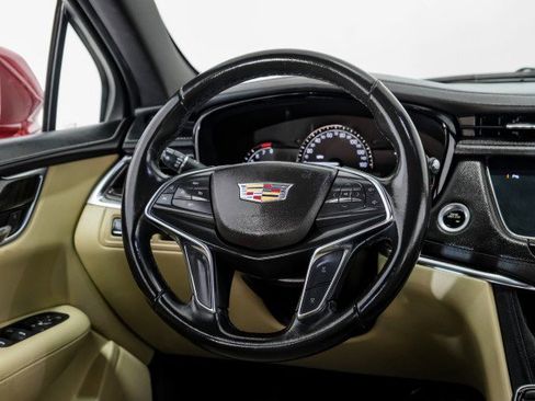 Used 2019 Cadillac XT5 FWD image 10