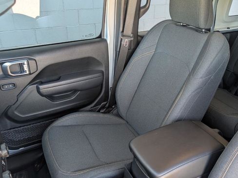 Used 2024 Jeep Wrangler Unlimited Sport AWD/4WD image 10