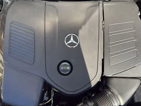 Used 2026 Mercedes-Benz GLC 300 4MATIC image 12
