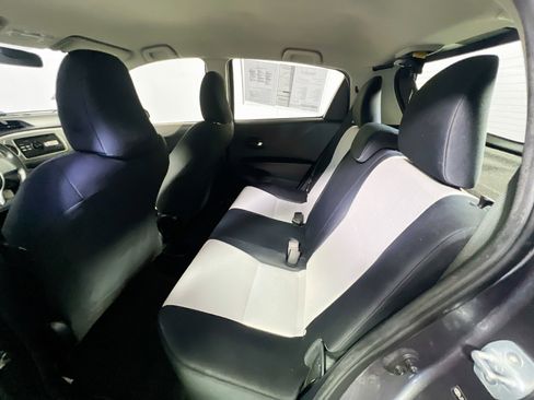 Used 2013 Toyota Yaris LE FWD image 28