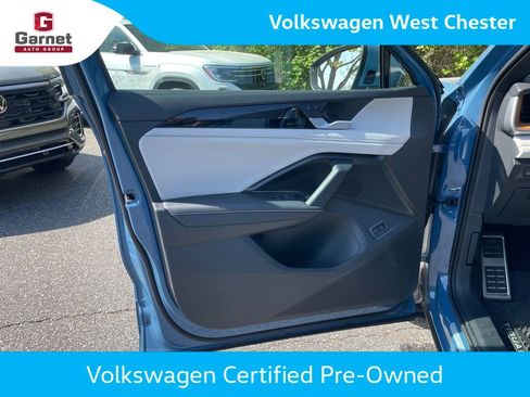 Certified 2025 Volkswagen Tiguan SEL R-Line AWD/4WD image 11