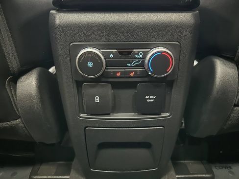Used 2022 Ford Explorer Platinum w/ Class IV Trailer Tow Package AWD/4WD image 24