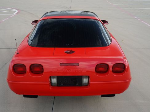 Used 1993 Chevrolet Corvette Coupe RWD image 11