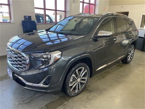 Used 2019 GMC Terrain Denali w/ Driver Alert Package II image 3