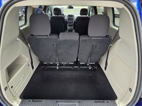 Used 2018 Dodge Grand Caravan SE w/ UConnect Hands-Free Group FWD image 19