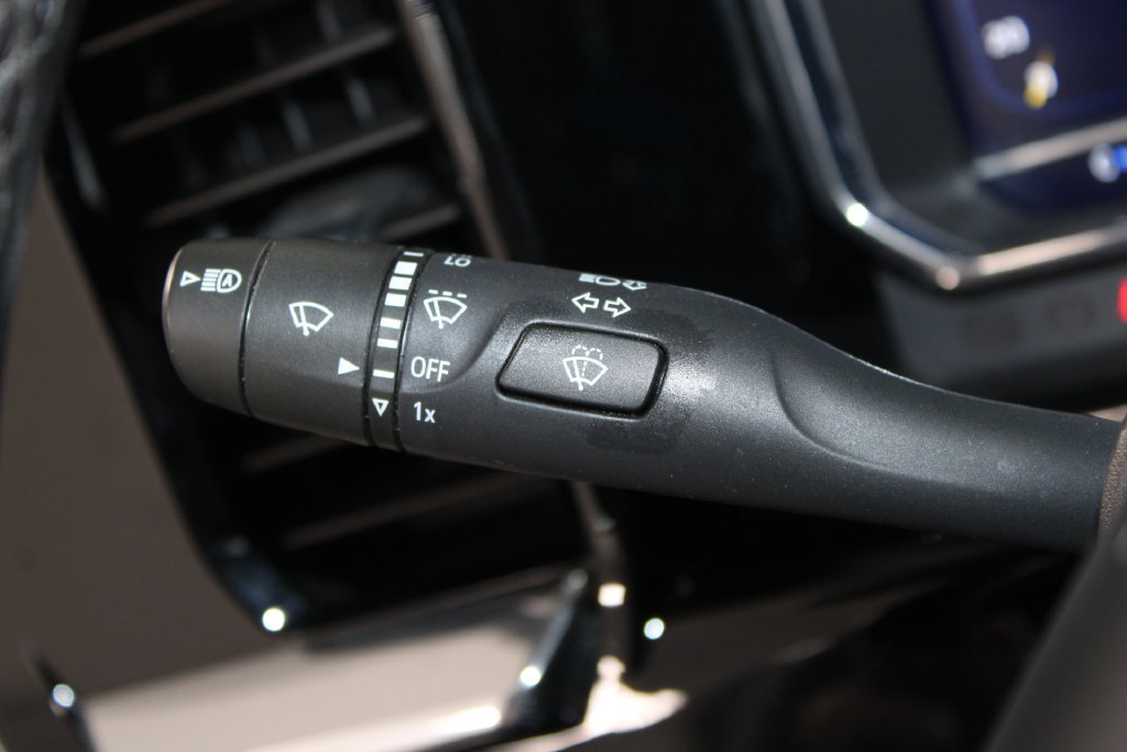 Used 2023 Chevrolet Silverado 1500 LTZ AWD/4WD image 40