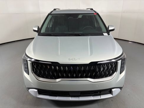 New 2026 Kia Carnival EX FWD image 3