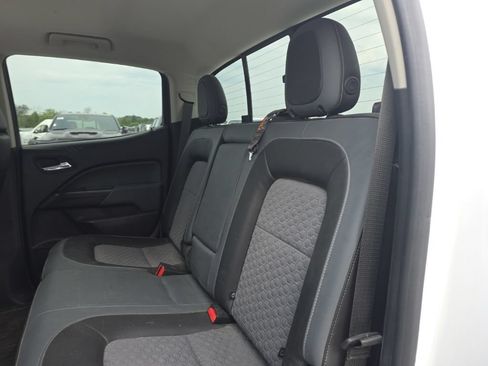 Used 2022 Chevrolet Colorado Z71 AWD/4WD image 9